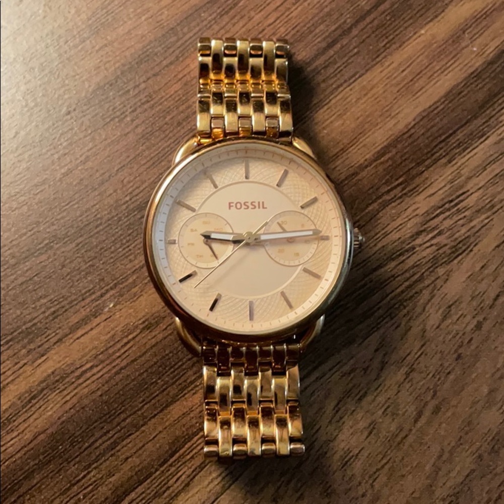 Rose gold Fossil Watch